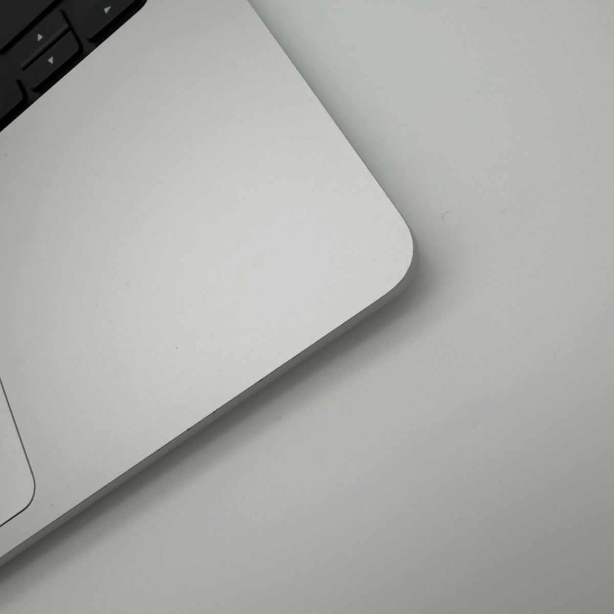 Complete topcase keyboard Macbook pro M1 14” A2442 silver (350 Cycles)