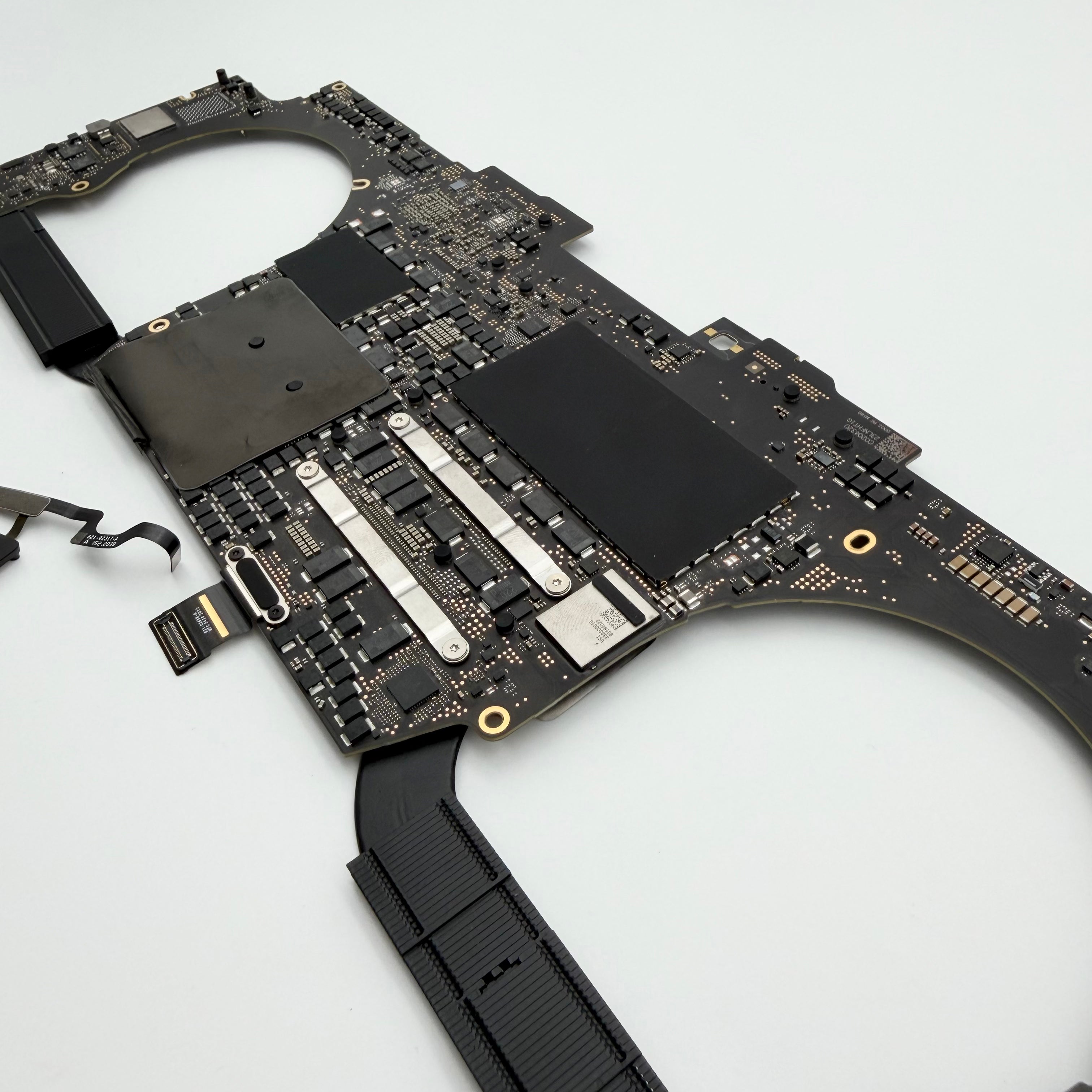 Motherboard / Logic board + Touch ID a2141 Macbook pro 16” 2019